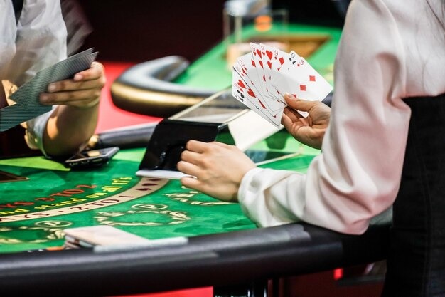 Live poker table at depoxito slot with professional dealer